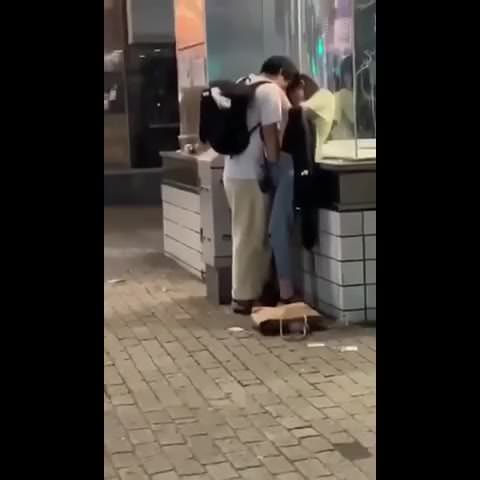 [変態たち] シブヤ、新宿のバカなガキども！周りに人がいることなんてお構いなし！