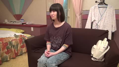 絶え間ない痙攣！初めてのオーガズム体験