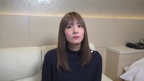 HD画質。裕福な家庭で育ったが、時が経つにつれて少し道を踏み外してしまった超美人とのカメラ撮影動画。なし