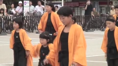 再公開！！ 過去の作品！！ ダンス！！ ゆったりしたTシャツで踊るダンサー！！ o22