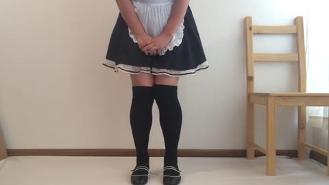 (自撮り) あやのちゃん、メイド姿でおしっこ (Z-17)