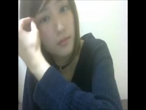 美女が直接おっぱいから母乳を飲む