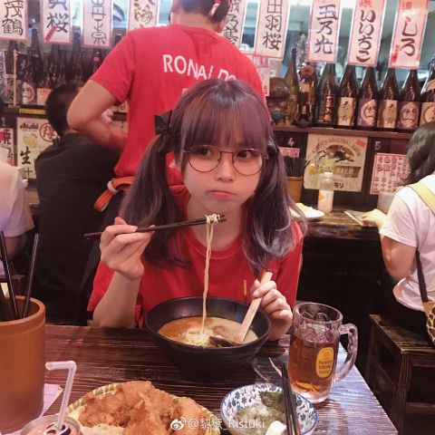 SSクラスの黒髪美女学生のエロ自撮り