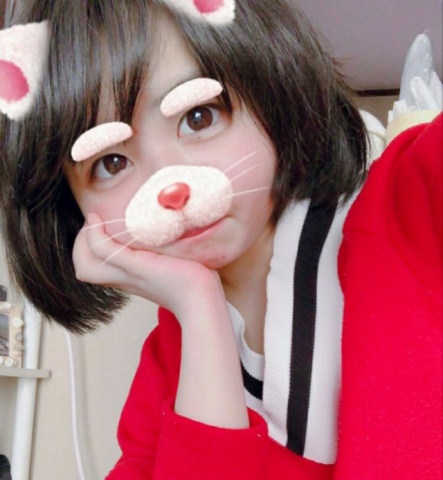 可愛い女の子たちの自撮りや流出画像 — 大量コレクション