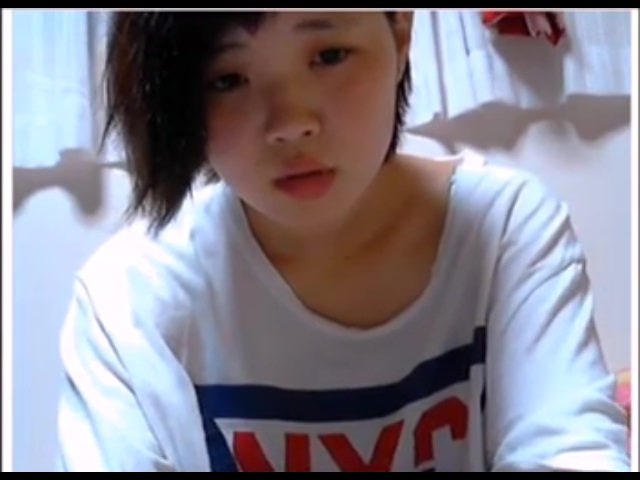 とても綺麗だけど、マンコを見せるのが好きな変態ギャル2