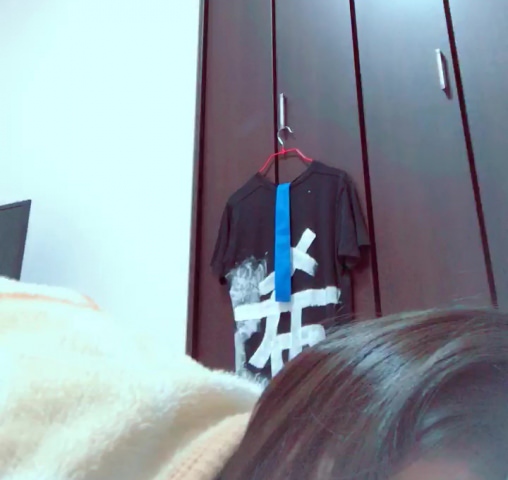 アイドル級の可愛さ♪ 高校のスター、ミク○ヤが隠れてこっそりオナニー。